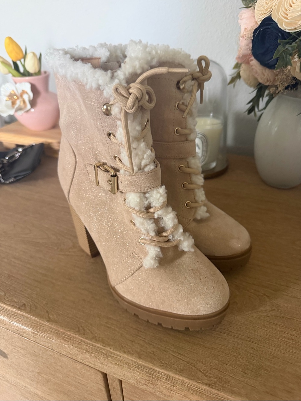 Women’s Shearling-Lined Lace-Up Ankle Boots in Beige